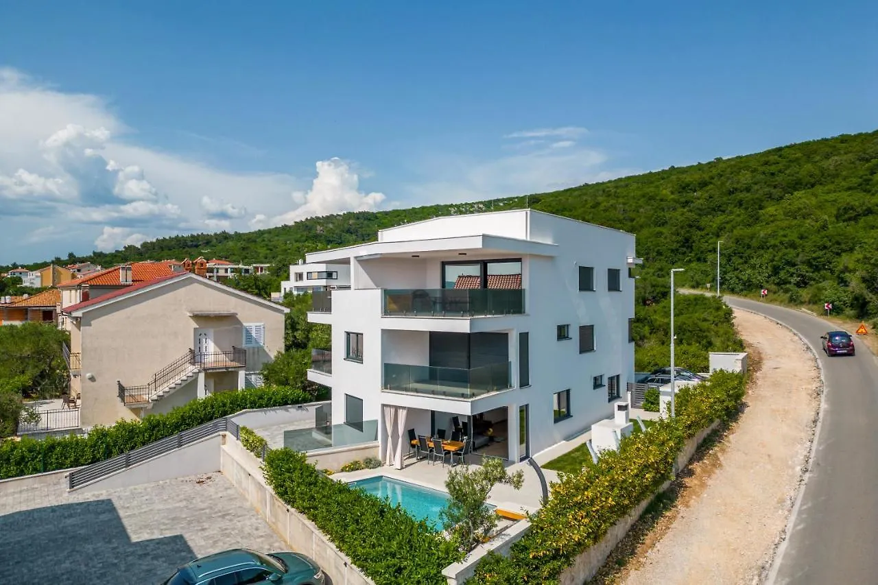 Luxury Apartment Marco Polo With A Private Swimming Pool With Salt Sea Water Punat
