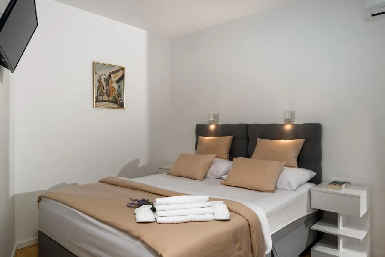 Luxury Apartment Marco Polo With A Private Swimming Pool With Salt Sea Water Punat 0*,